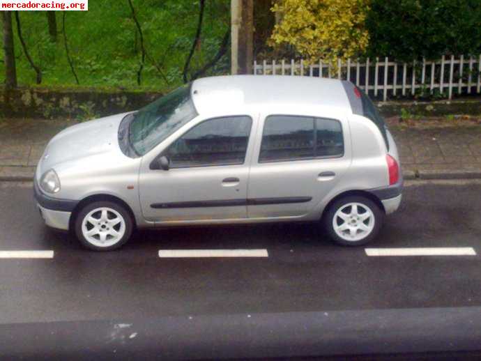 Vendo o cambio clio 1.9d