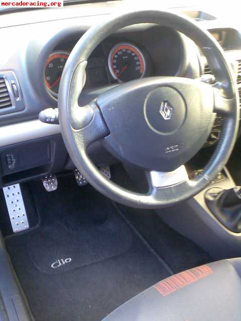 Se vende renault clio 1,5 dci 65(cv).5p (5.900)