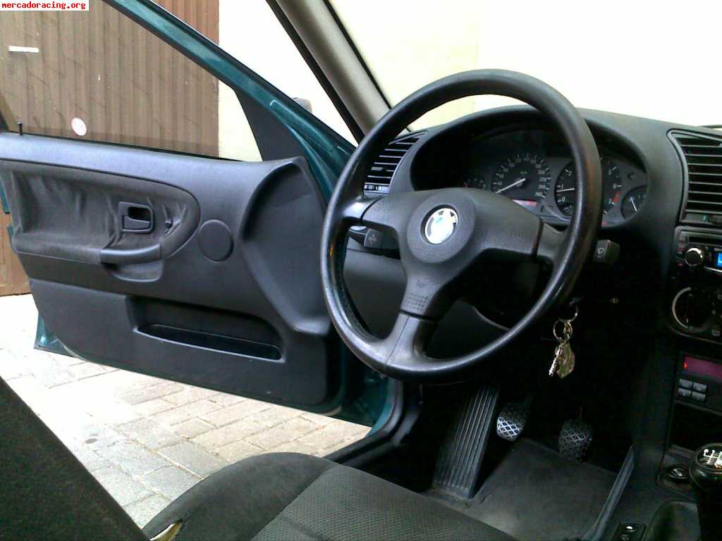 Se vende 325i e36 1500€