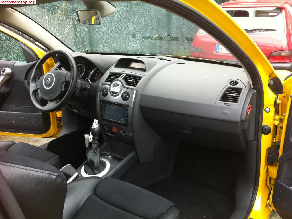 Vendo renault megane  f1 team r26