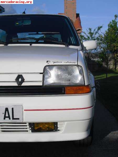 Se vende o se cambia renault supercinco