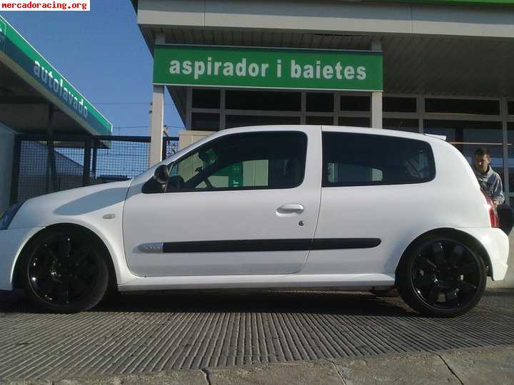 Se vende o se cambia clio sport