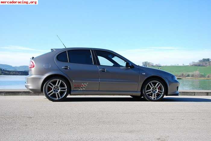 Seat leon fr tdi special edition  (10000 €) o se cambia por 