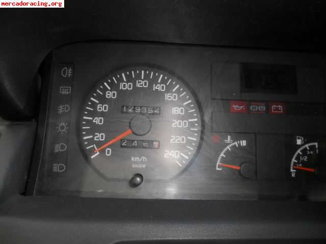 Clio 16v con  golpe 