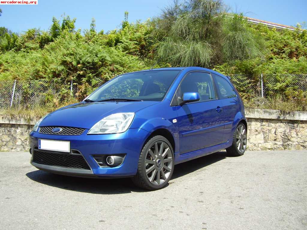 Ford fiesta st 2.0 16v 150cv se vende, escucho ofertas.