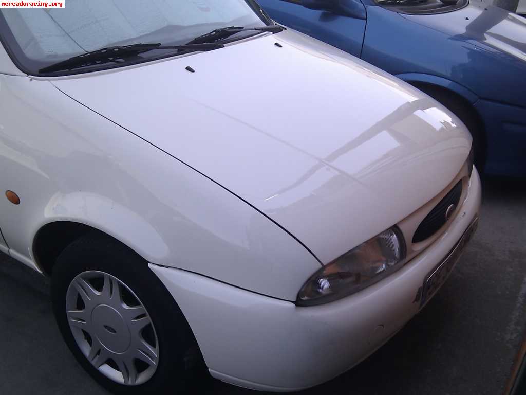 Se vende ford fiesta 1.8d