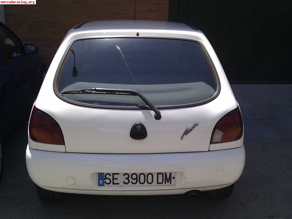 Se vende ford fiesta 1.8d