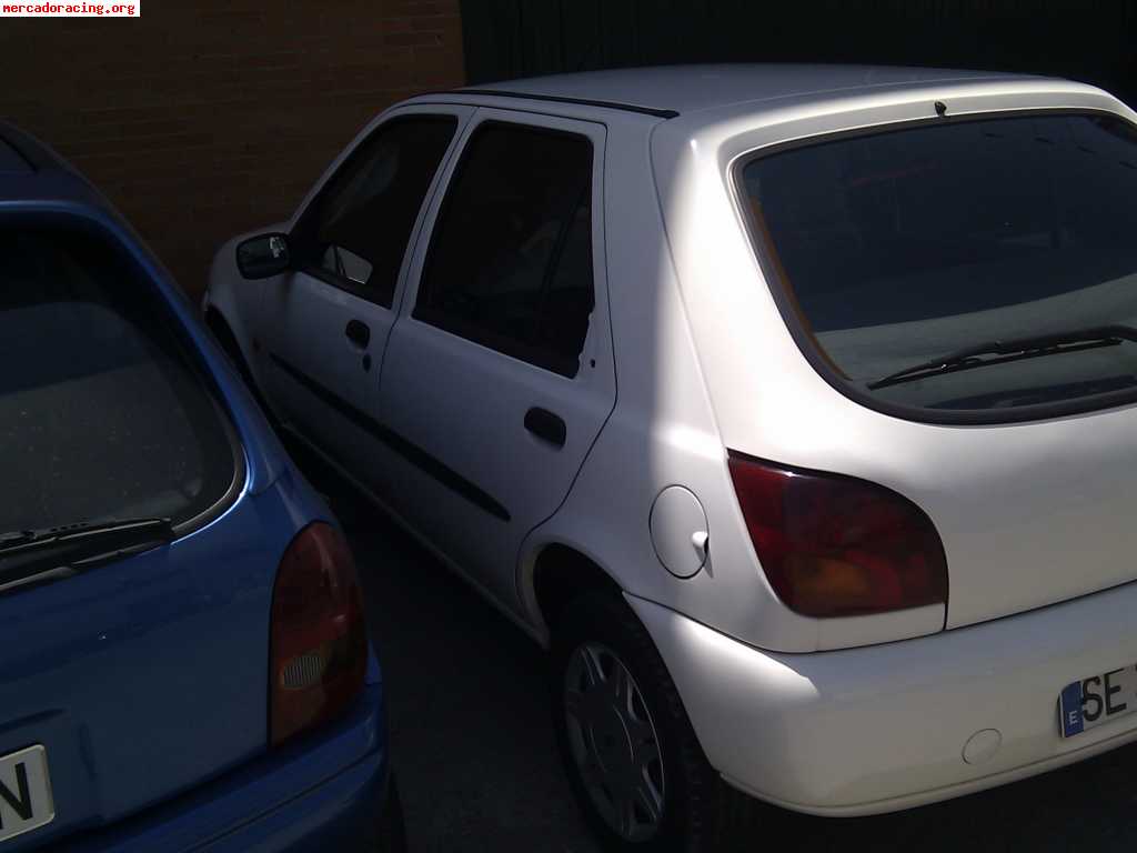 Se vende ford fiesta 1.8d