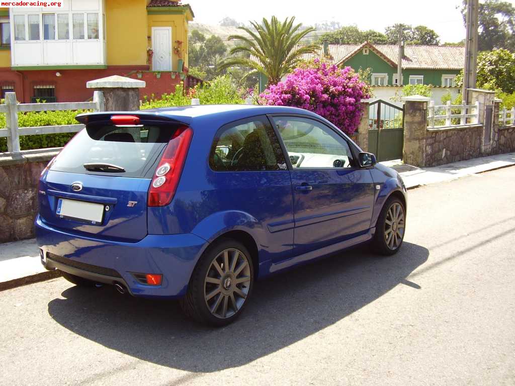 Fiesta st 150 se vende o se cambia impecable!!