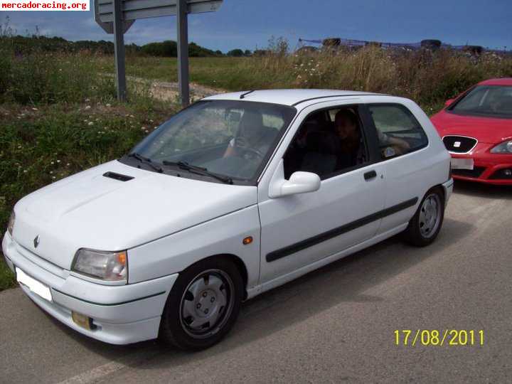 Renault clio 1.4 s