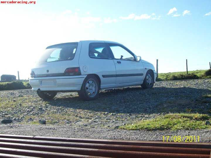 Renault clio 1.4 s