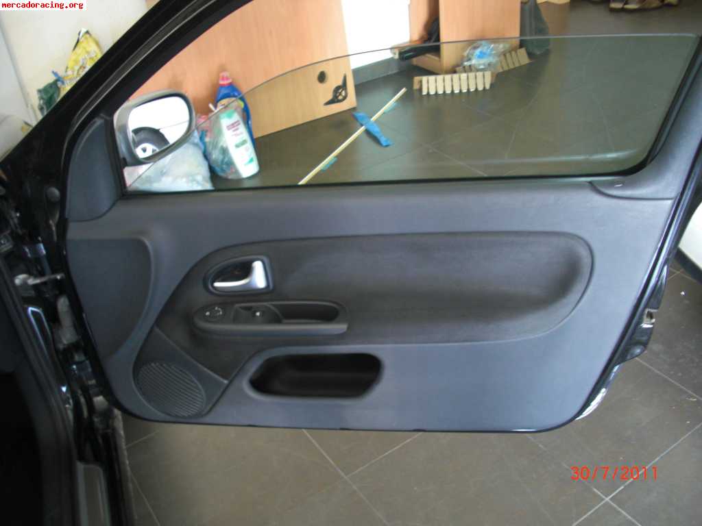 Se vende o se cambia clio sport 182