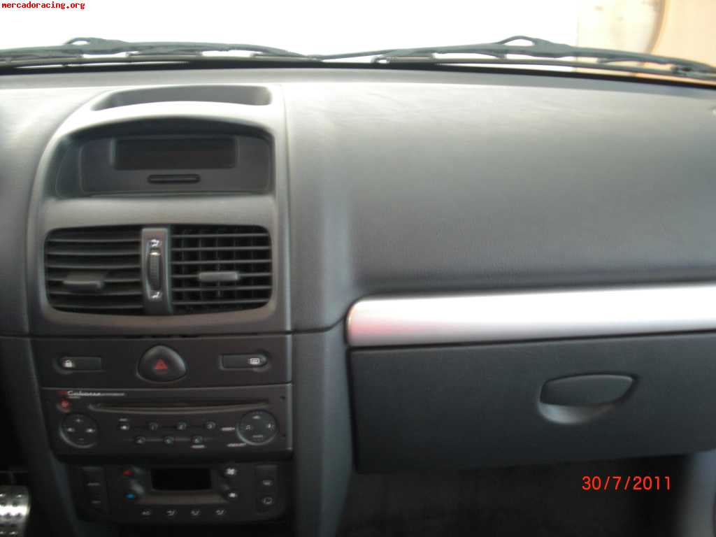 Se vende o se cambia clio sport 182