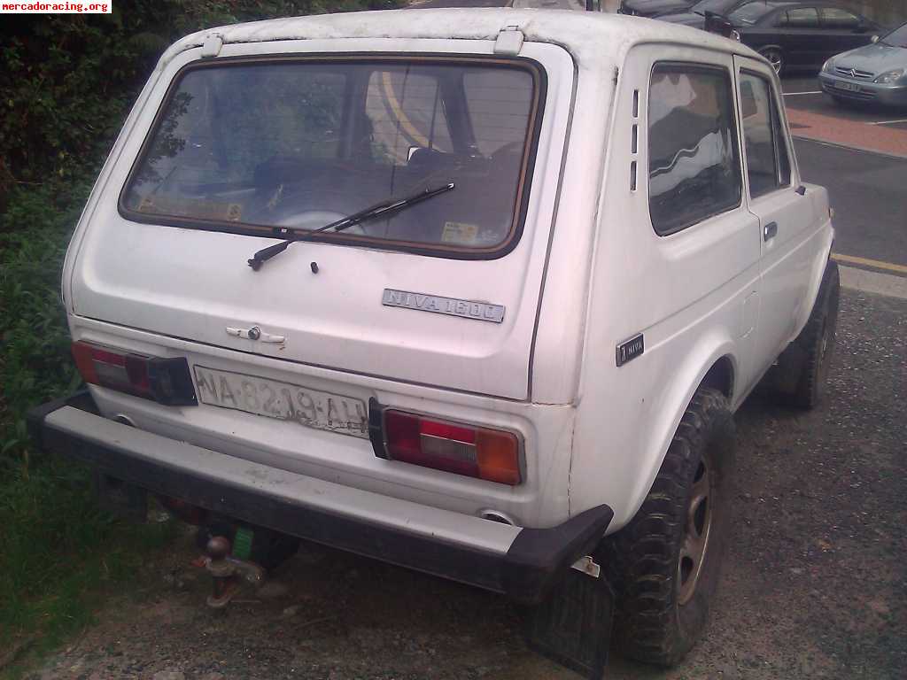 Lada niva documentado 500€