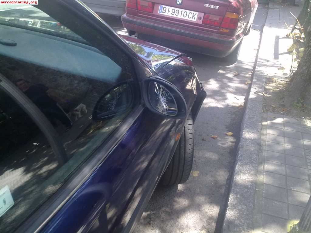 Vendo opel vectra 1.6 16v gasolina con pequeño golpe frontal