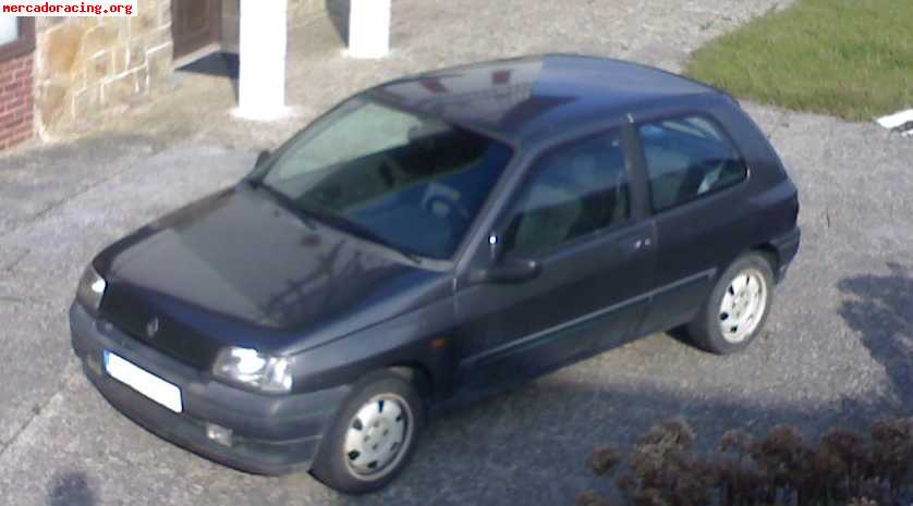 Urge venta renault clio 1.8s (300e)