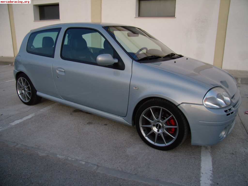 Clio sport recien pintado