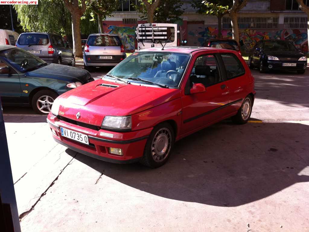 Se vende renault clio 16v