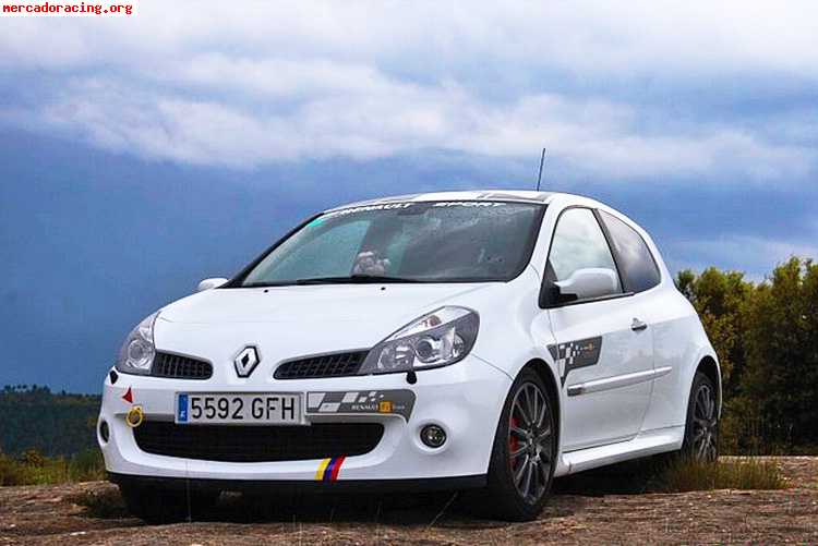 Se vende clio sport r27 blanco.