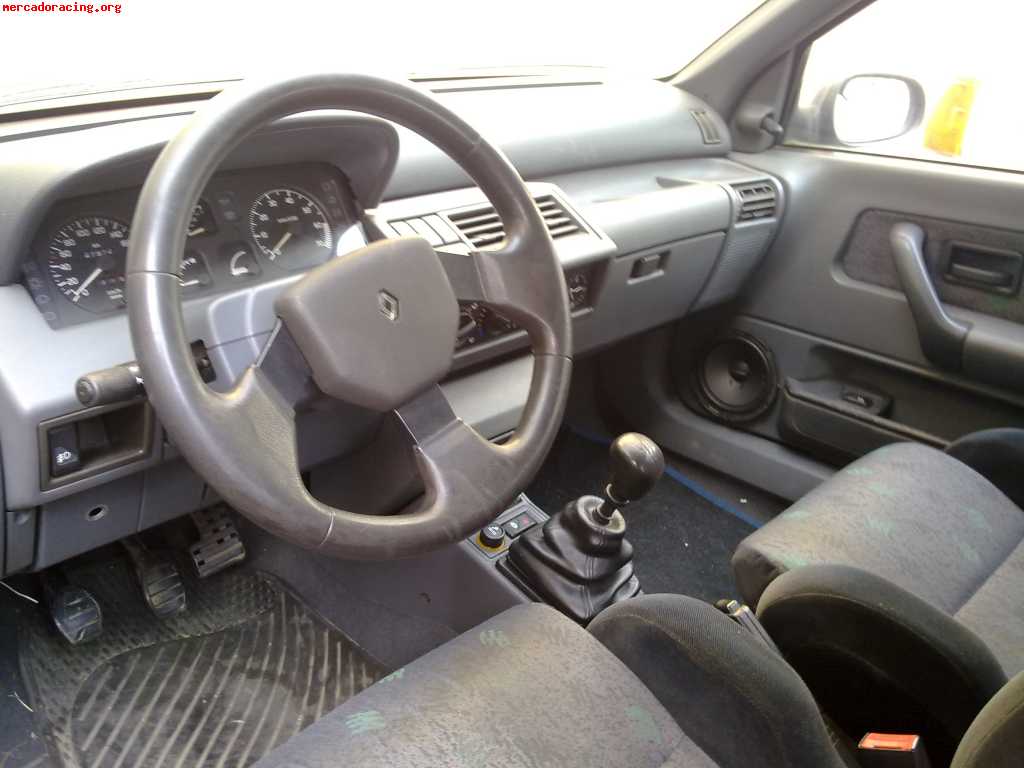Urge venta clio 1.8s 8v (300€)