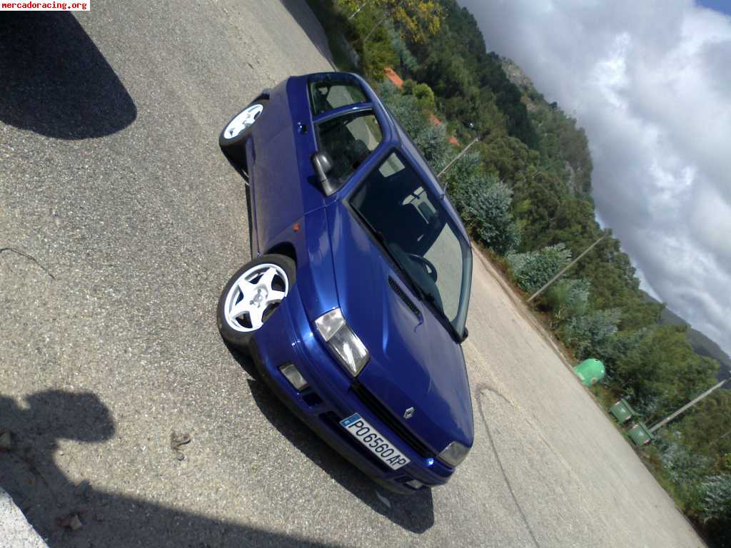 Se vende clio 1.8 16v del 92