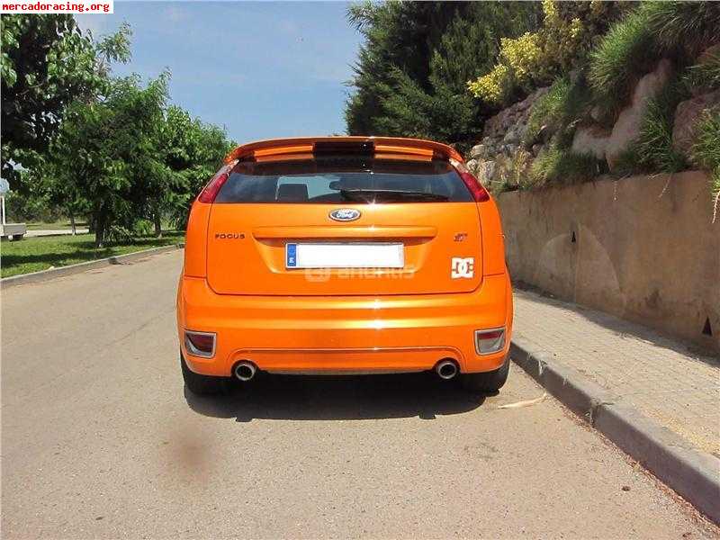 Ford focus st orange