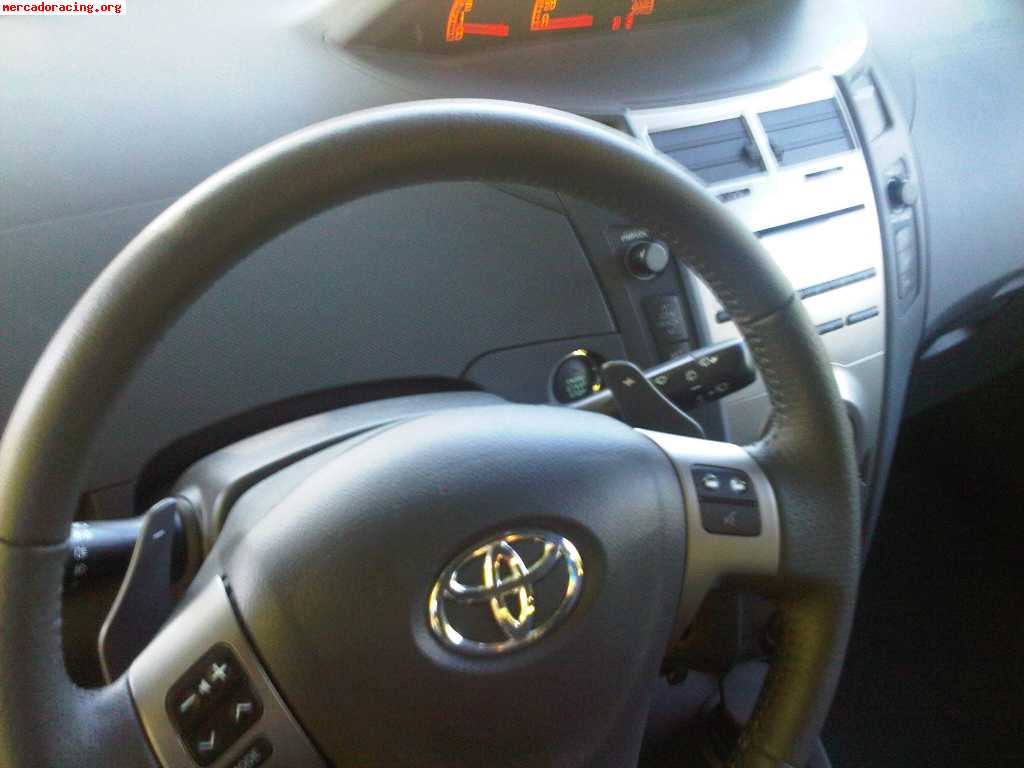 Toyota yaris 1.3vvi ts comfortdrive automatico, admito coche