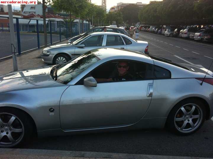 Se vende o cambia nissan 350z