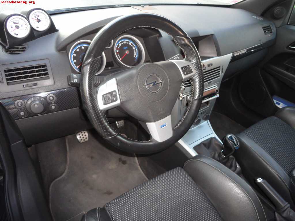 Se vende opel astra opc en perfecto estado y recien pintado 