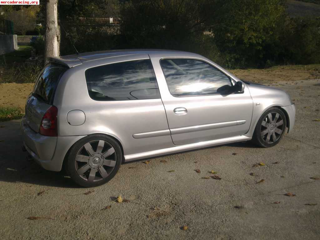 Renault clio sport 182