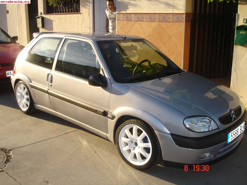 Se vende saxo 8 v...2400 €