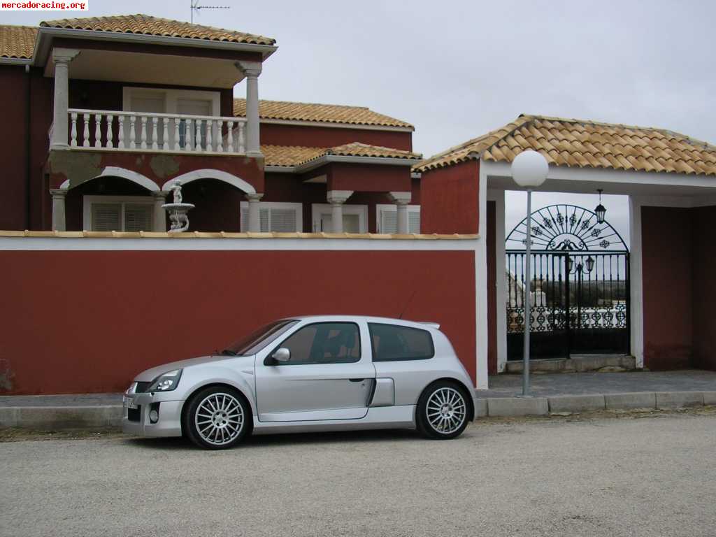 Renault clio sport v6 255cv