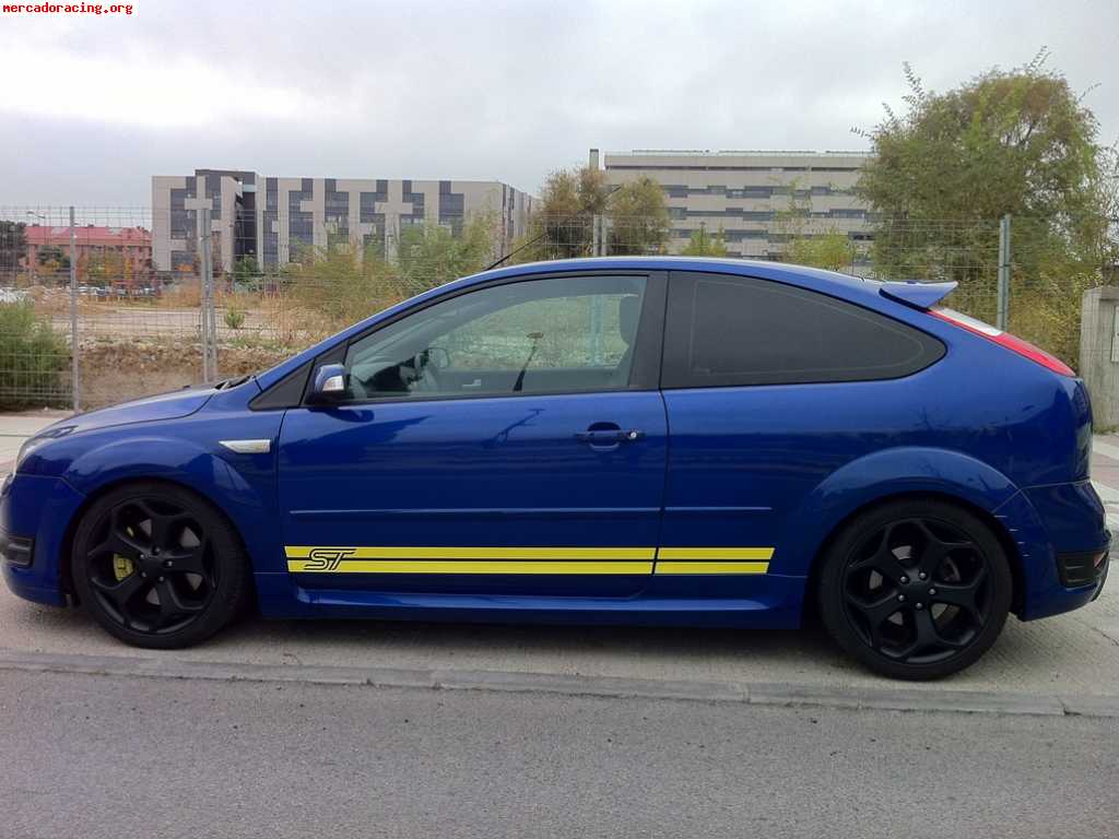 Vendo ford focus st 2.5 t 2006 con chuches impecable!!cholli