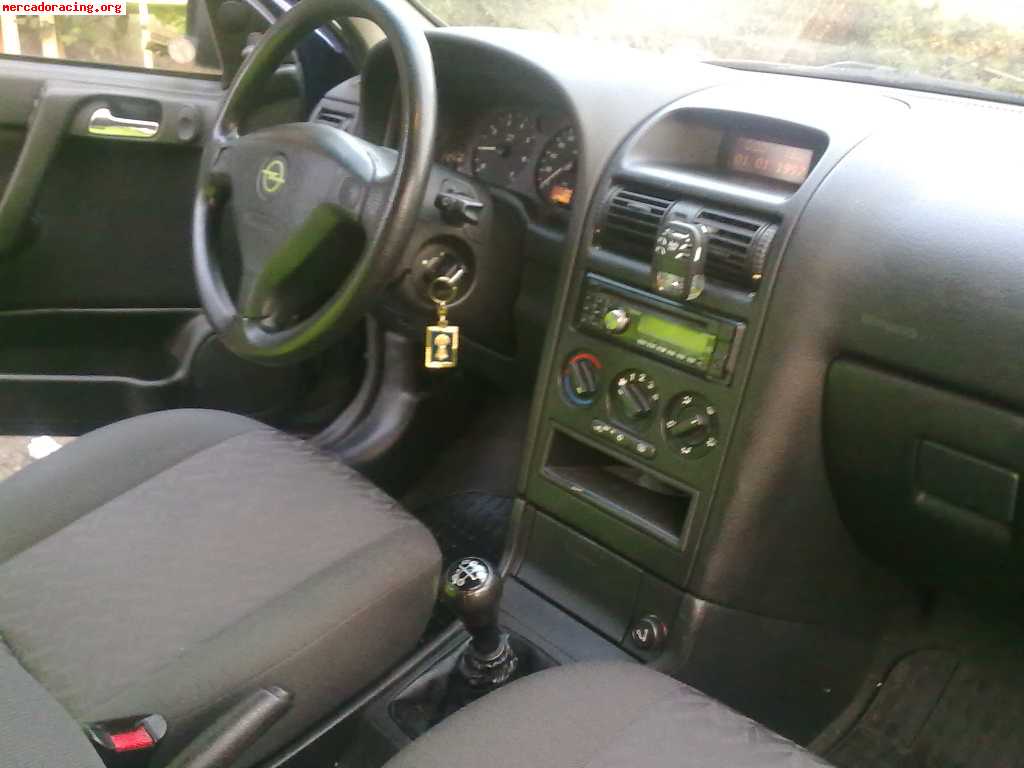 Se vende opel astra 1.6 comfort. 2300 euro.s impecable. ( as