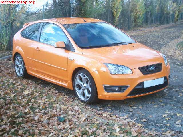 Se vende ford focus st racing orange