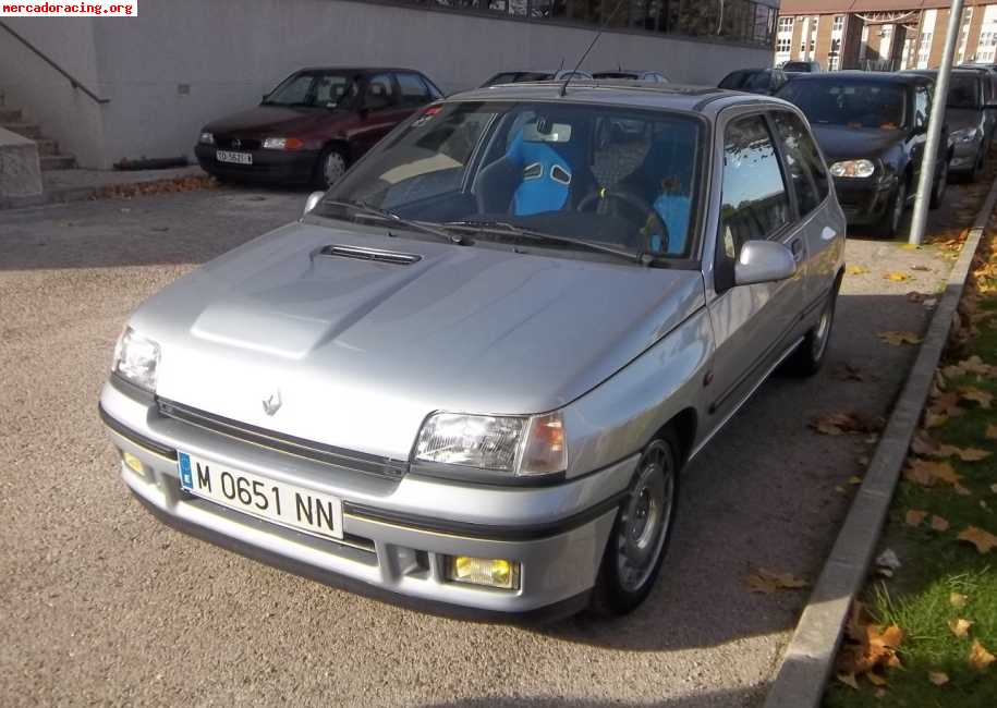 ******   clio 16v de estreno ******.