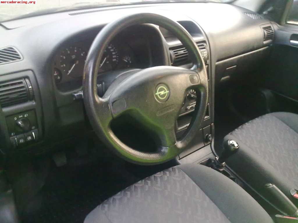 Se vende opel astra 1.6 comfort. 2300 euros impecable. ( ast
