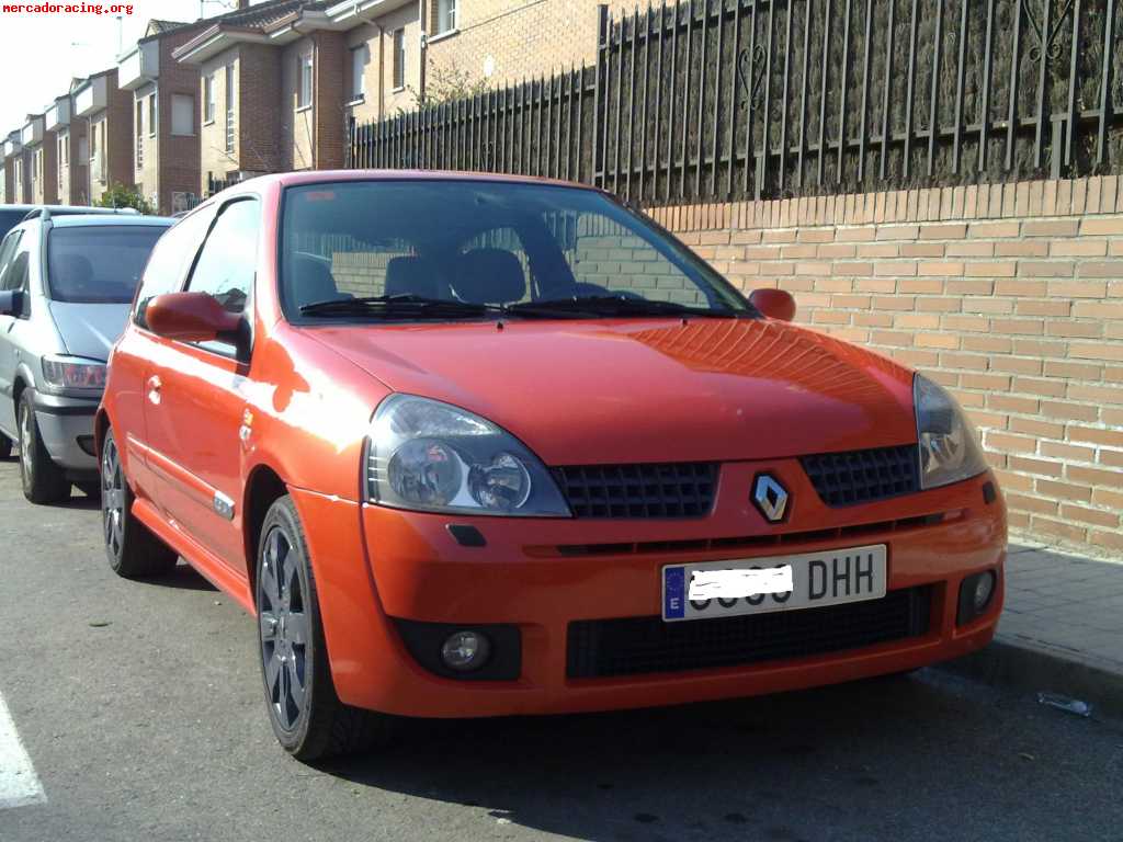 Renault clio cup sport team