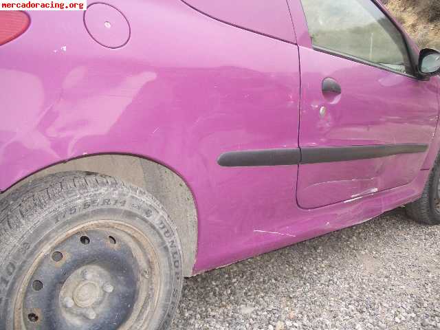 Peugeot 206 800€