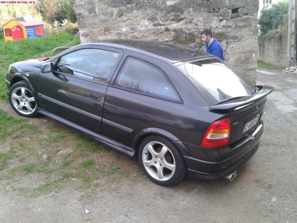 Se vende opel astra 1.6 16