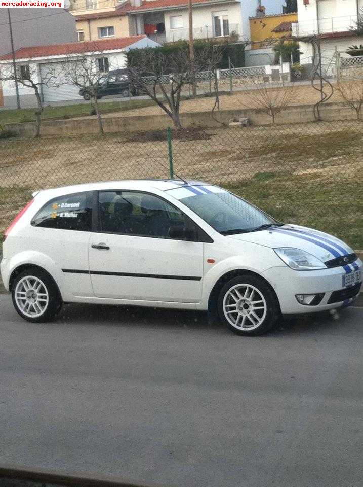 Vendo ford fiesta o cambio