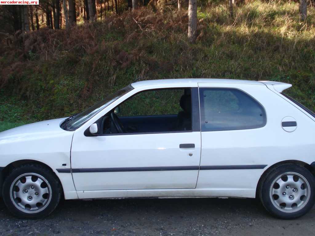 Se vende peugeot 306 con aspecto gti