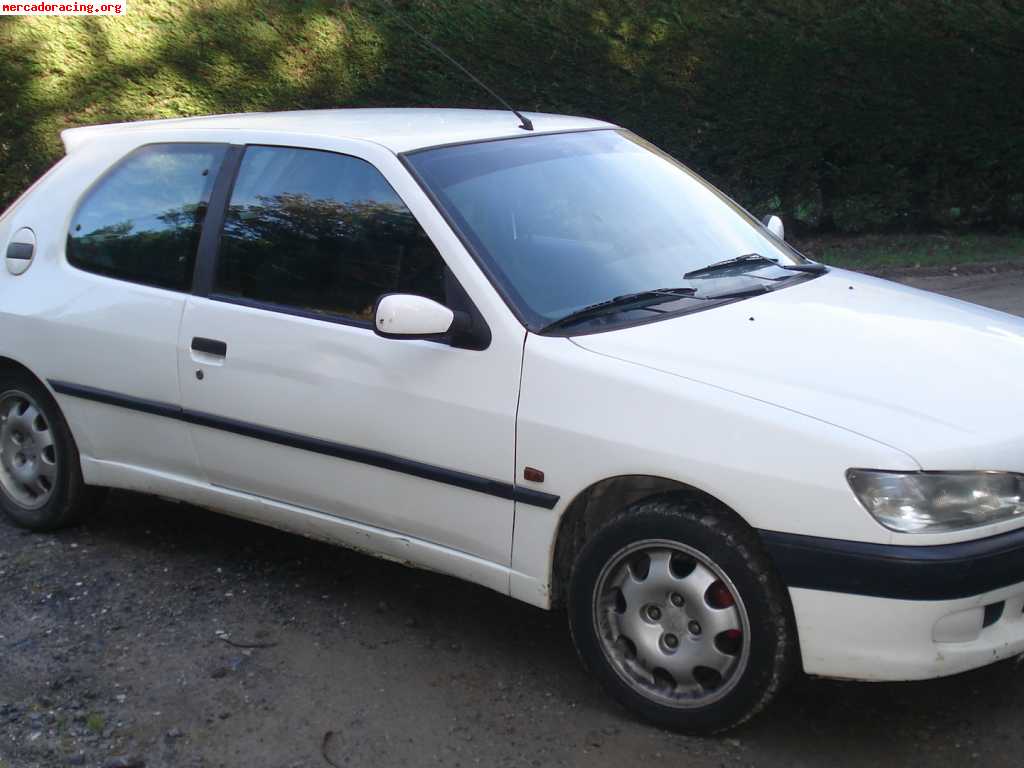 Se vende peugeot 306 con aspecto gti