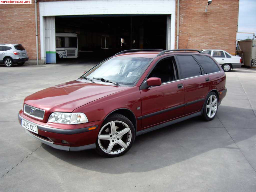 Volvo v40 t4 200cv. 
