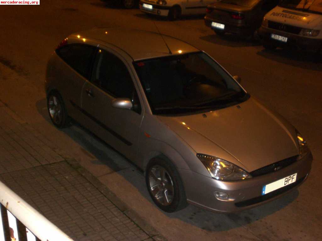 Vendo ford focus 1.6 16v  2001