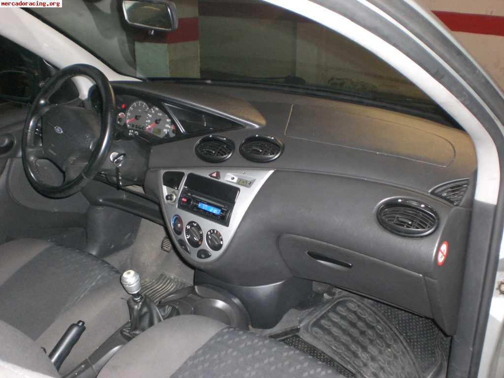 Vendo ford focus 1.6 16v  2001