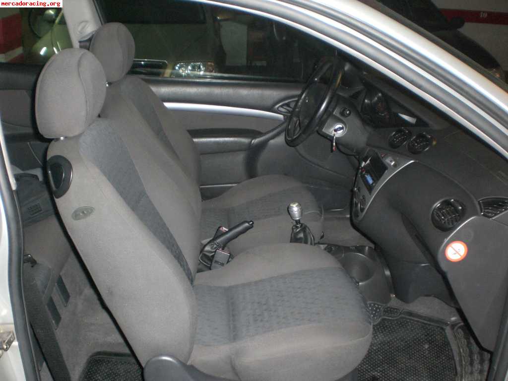 Vendo ford focus 1.6 16v  2001