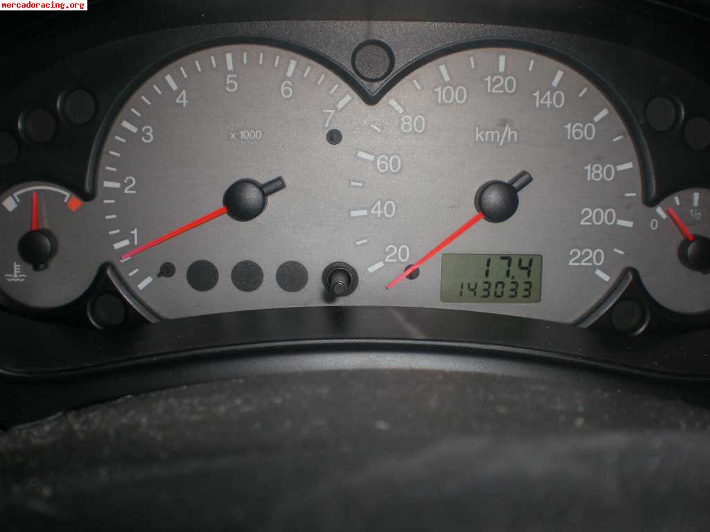 Vendo ford focus 1.6 16v  2001