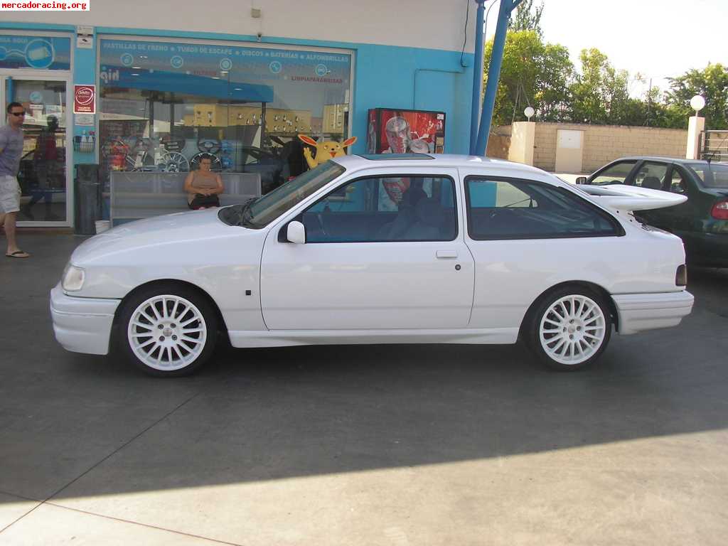 Ford sierra xr4 con estetica del cosworth