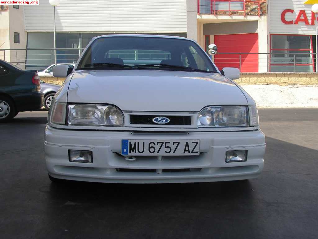 Ford sierra xr4 con estetica del cosworth